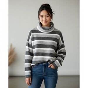 NWT‎ Teenbell Gray & White Striped Women's turtleneck light Sweater Size Medium